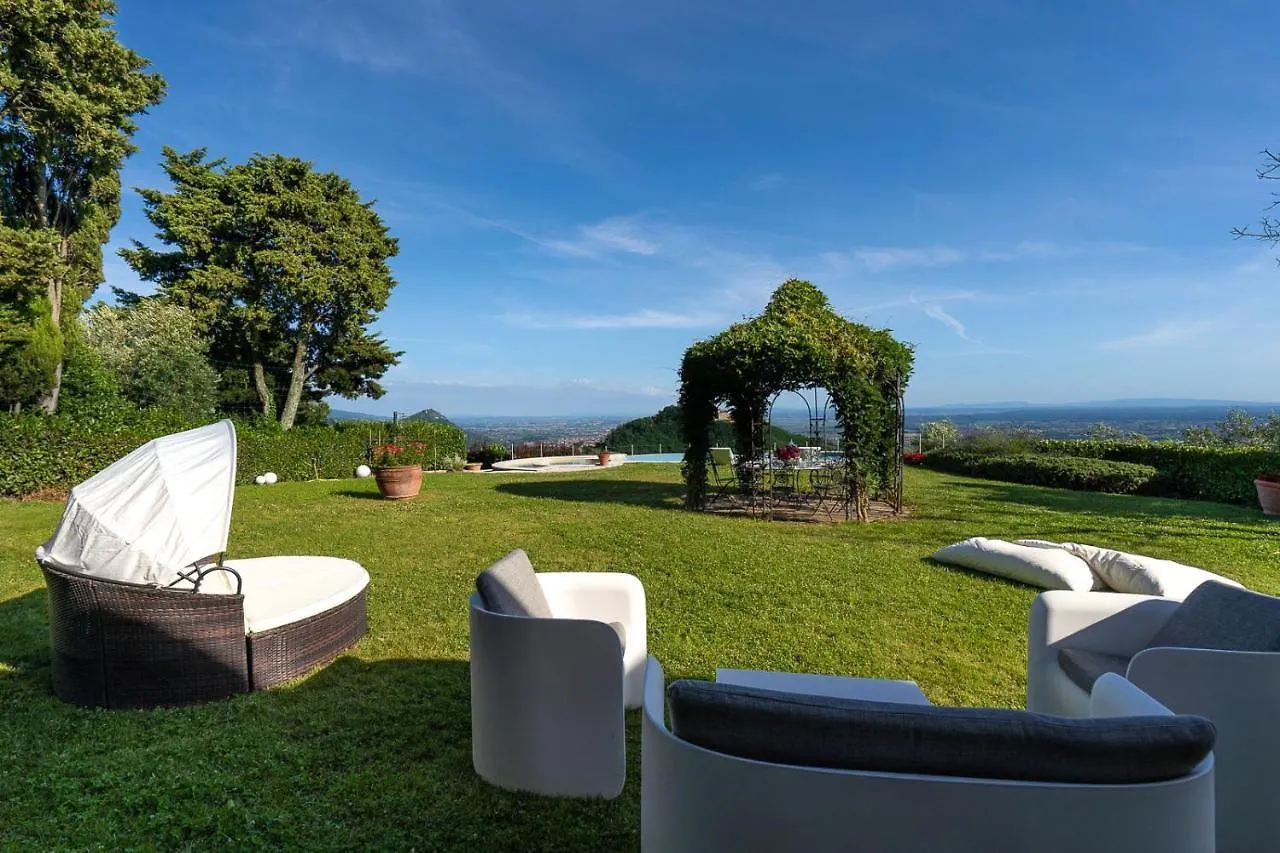 Vila Casa Loretta, Your Luxurious Getaway With Stunning Views Nievole Itálie