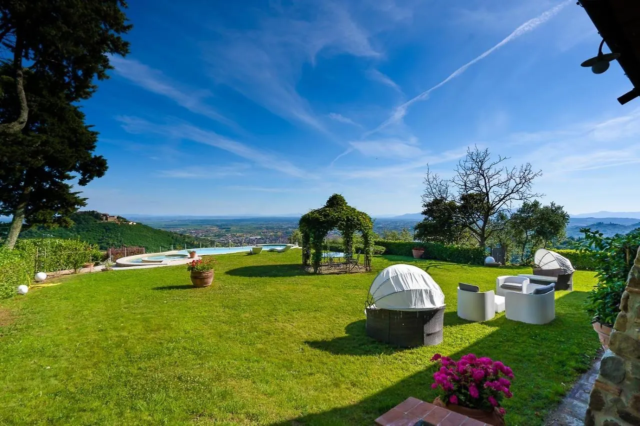 Casa Loretta, Your Luxurious Getaway With Stunning Views Nievole Vila